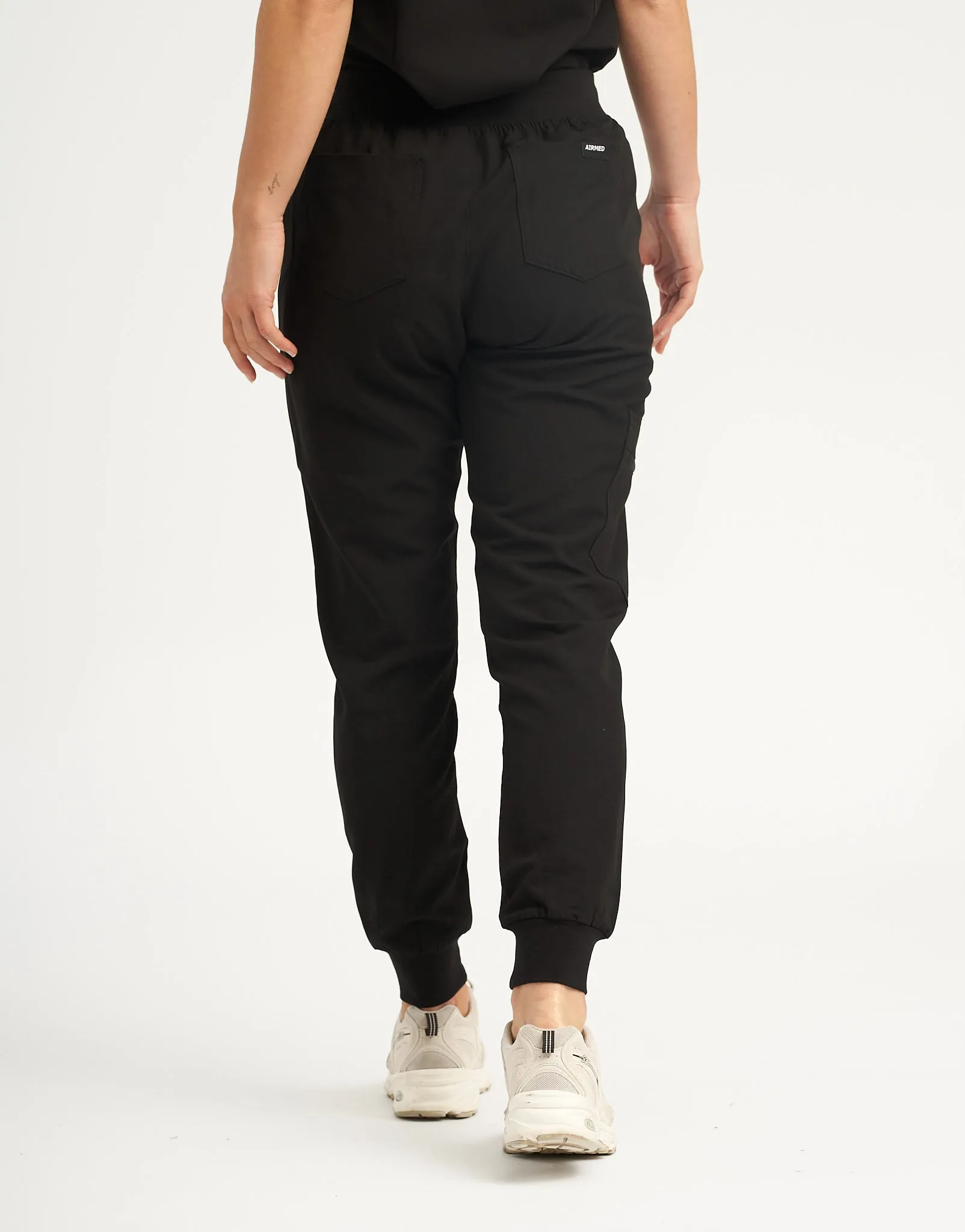 Essential Jogger Scrub Pants - Black