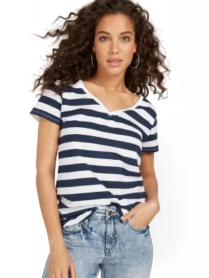 Stripe V-Neck Perfect Tee