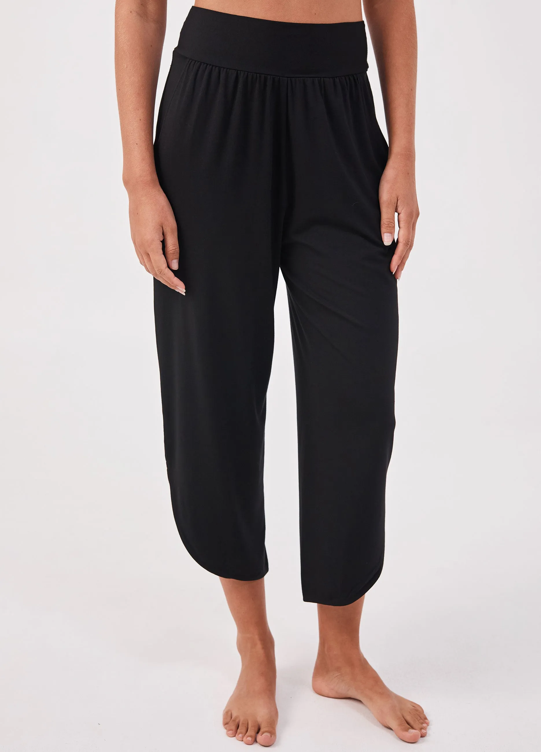 The Curve Hem Pant - Black