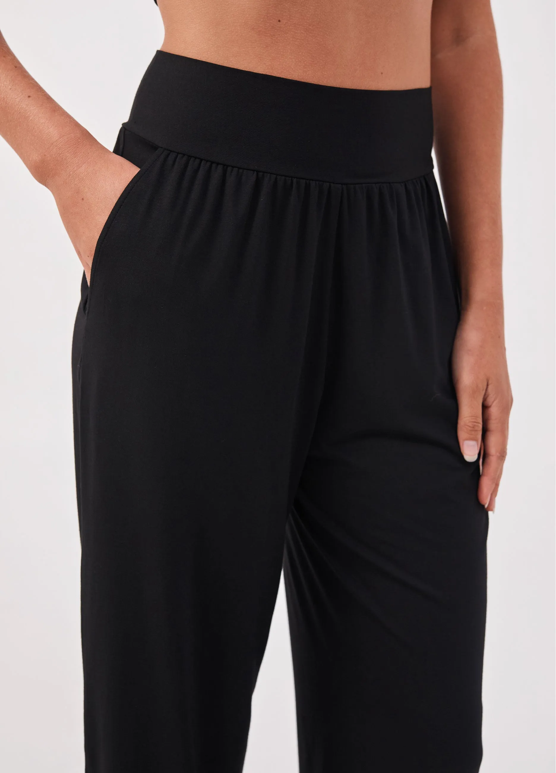 The Curve Hem Pant - Black