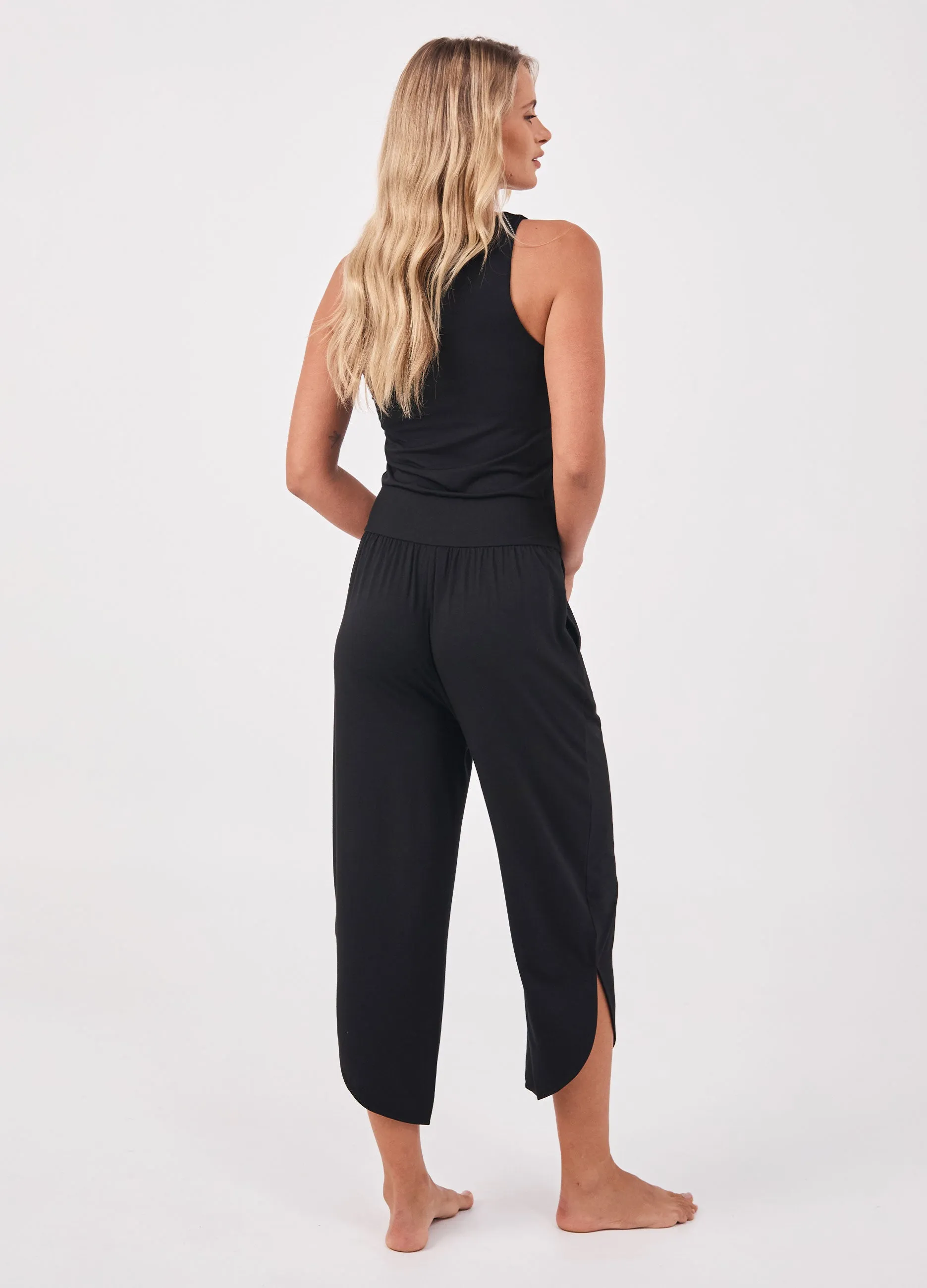 The Curve Hem Pant - Black